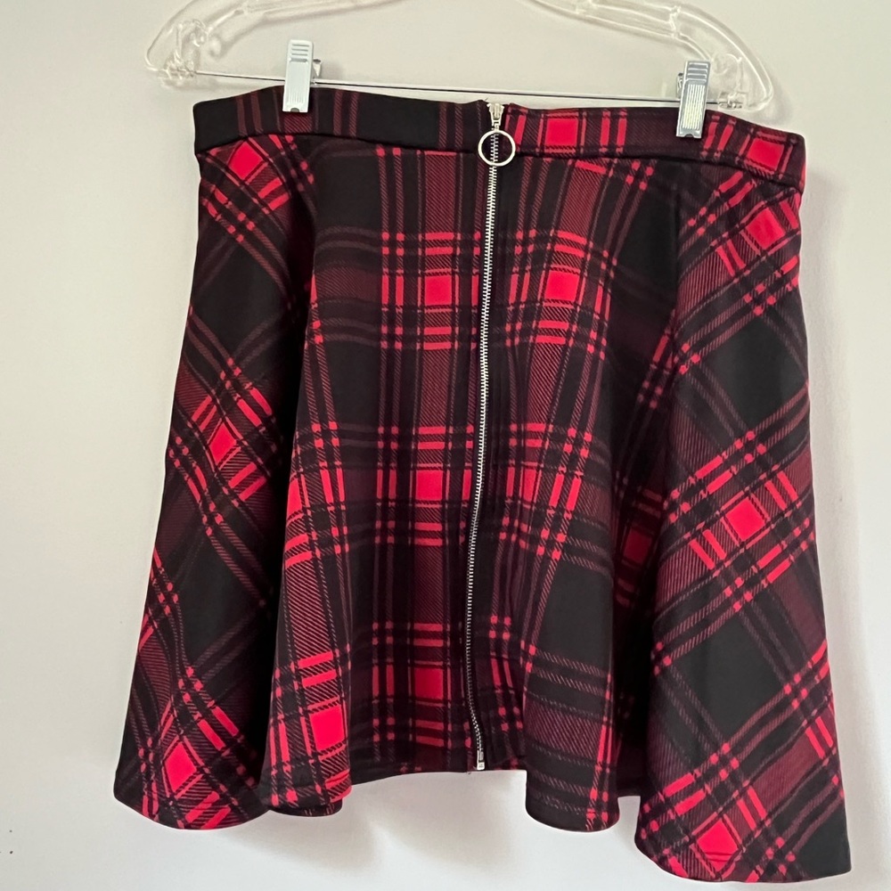Hot Topic zip up skirt
